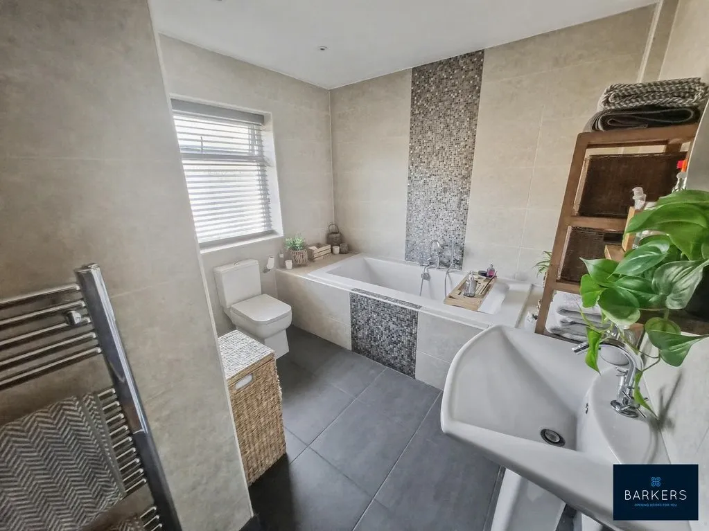 West Street, Drighlington BD11 1BP, photo 18