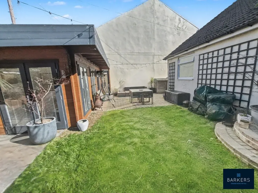 West Street, Drighlington BD11 1BP, photo 21