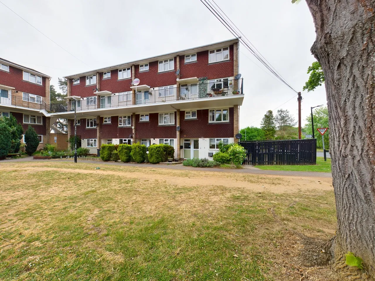 2 bed flat for sale, Kildare Close, Bordon, GU35