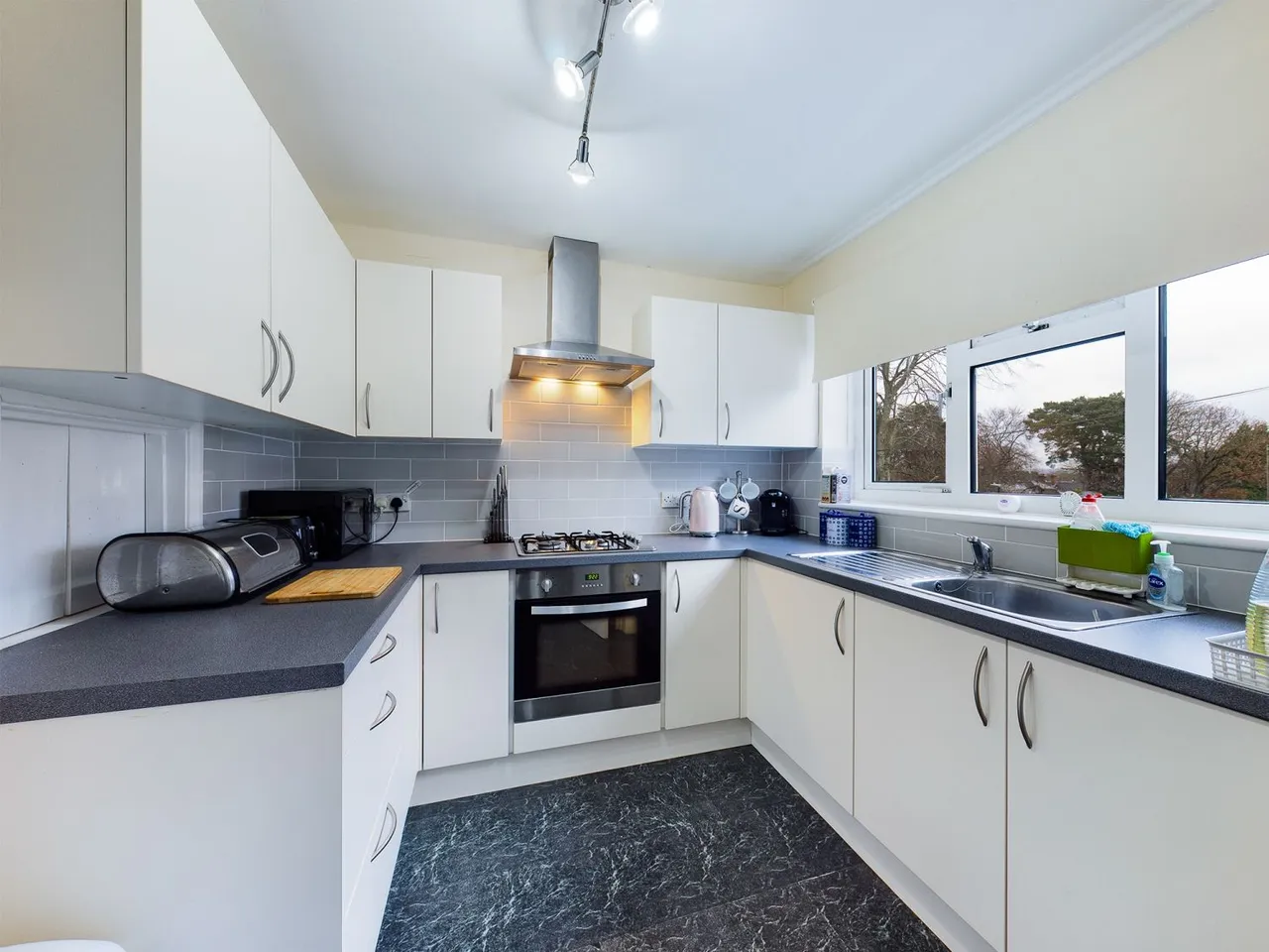 Kildare Close, Bordon, GU35, photo 4