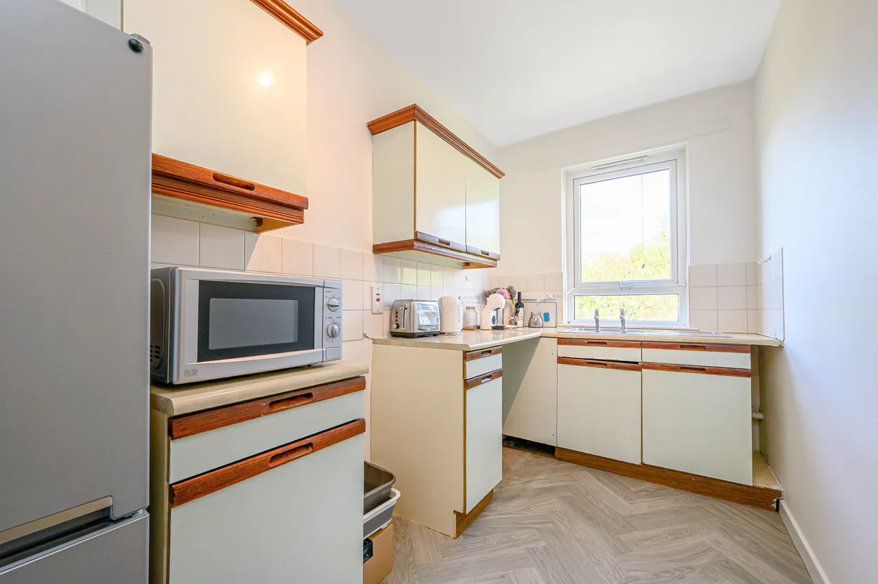 Flat 22, Highwood Court, Potters Lane, Barnet, photo 4