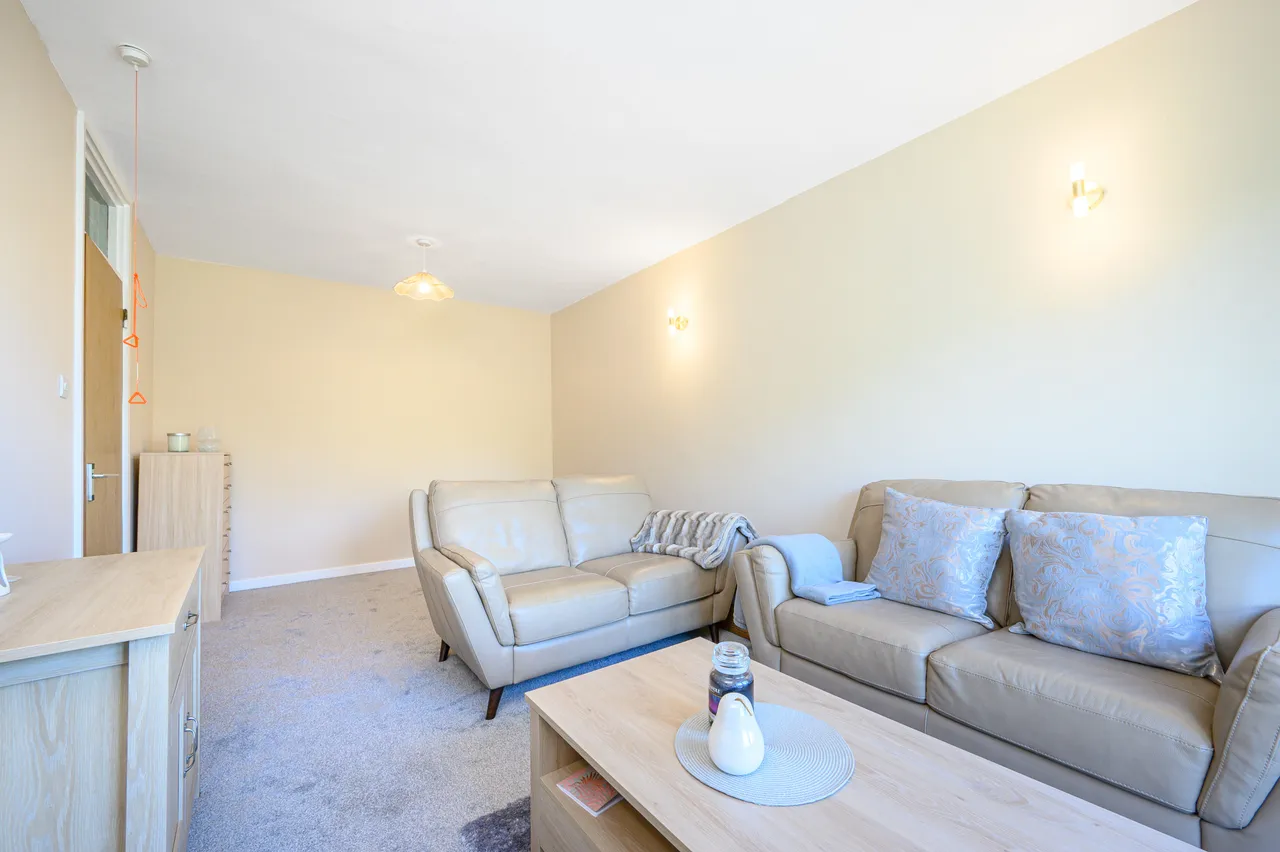 Flat 22, Highwood Court, Potters Lane, Barnet, photo 3