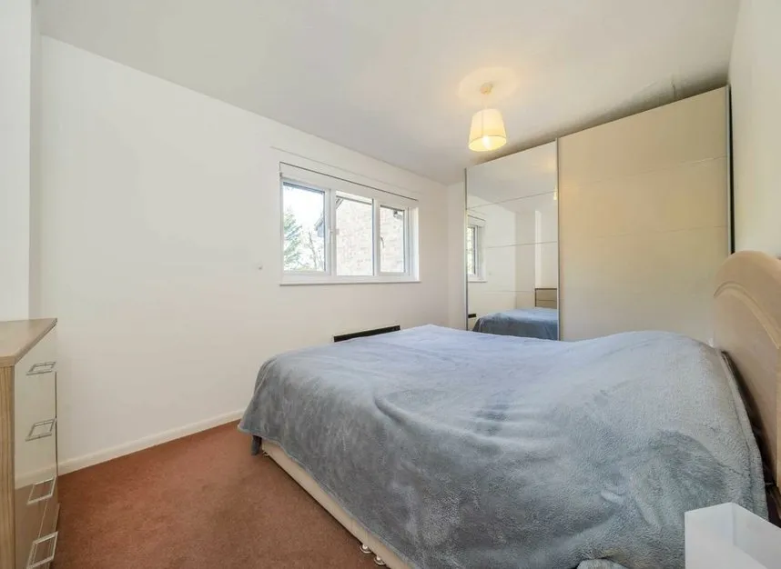 Shepperton Court Drive, Shepperton, TW17, photo 4