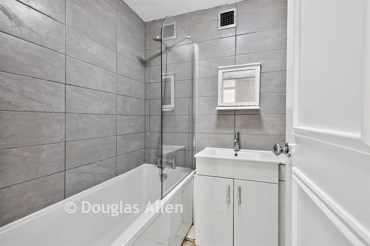 Eagle Way, Great Warley, CM13, photo 4