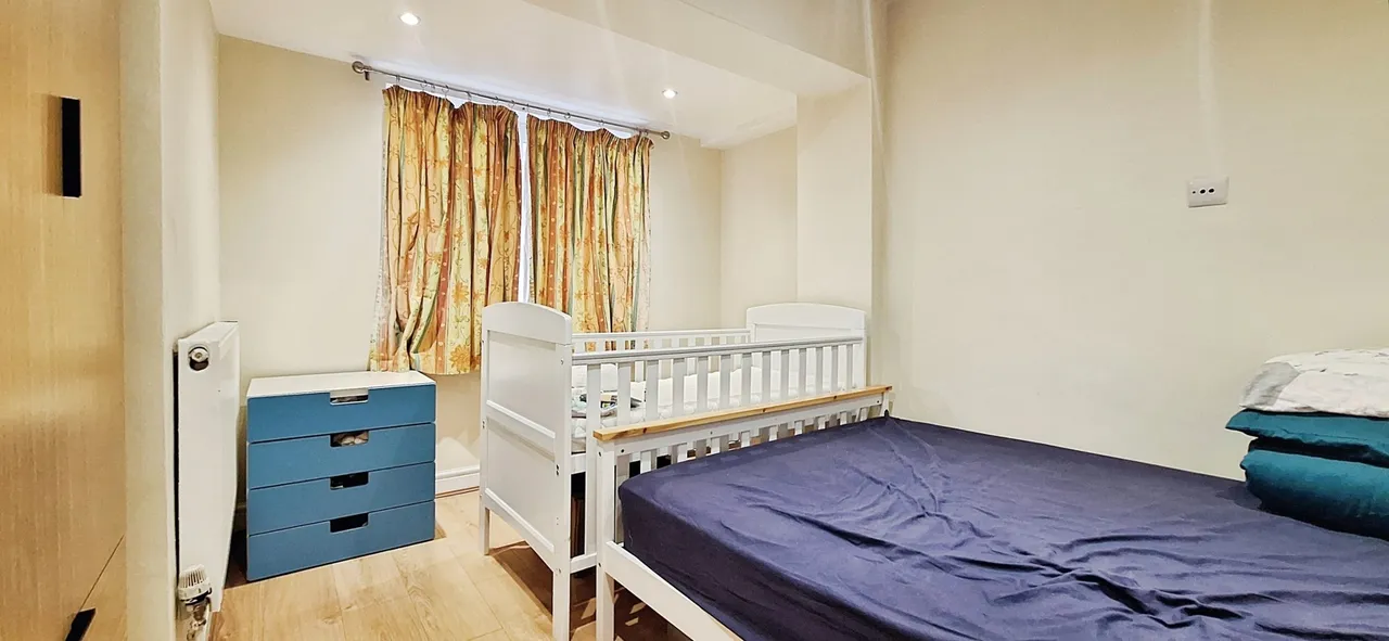 Ramsey Close, Greenford, UB6, photo 8