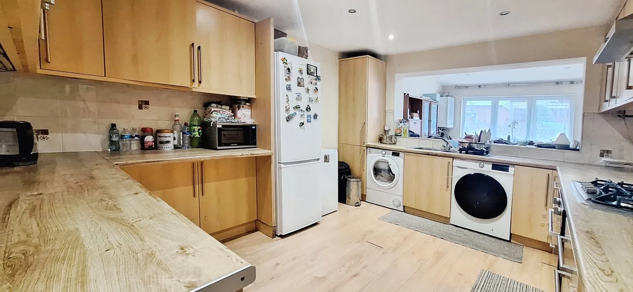 Ramsey Close, Greenford, UB6, photo 7