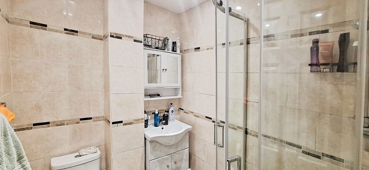 Ramsey Close, Greenford, UB6, photo 10