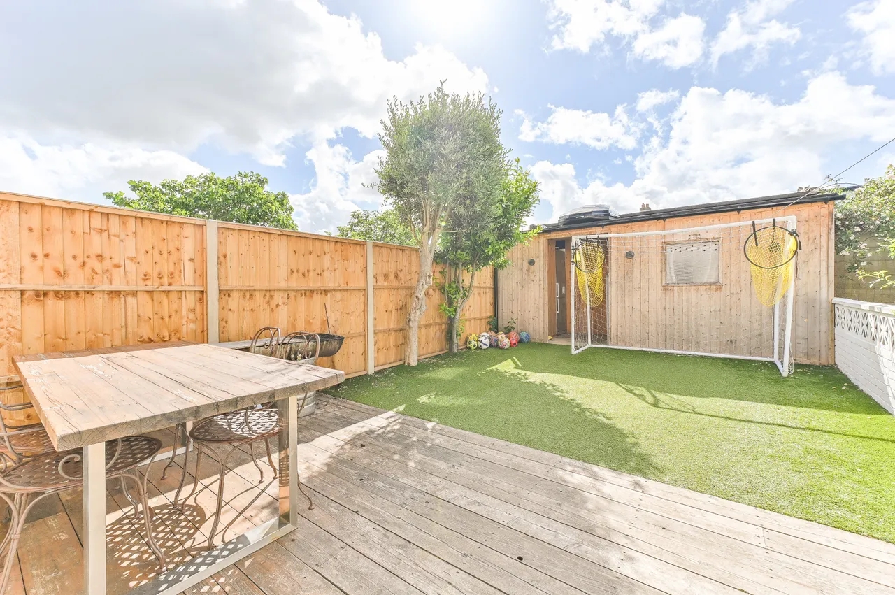 4 Malvern Close, Mitcham, photo 6