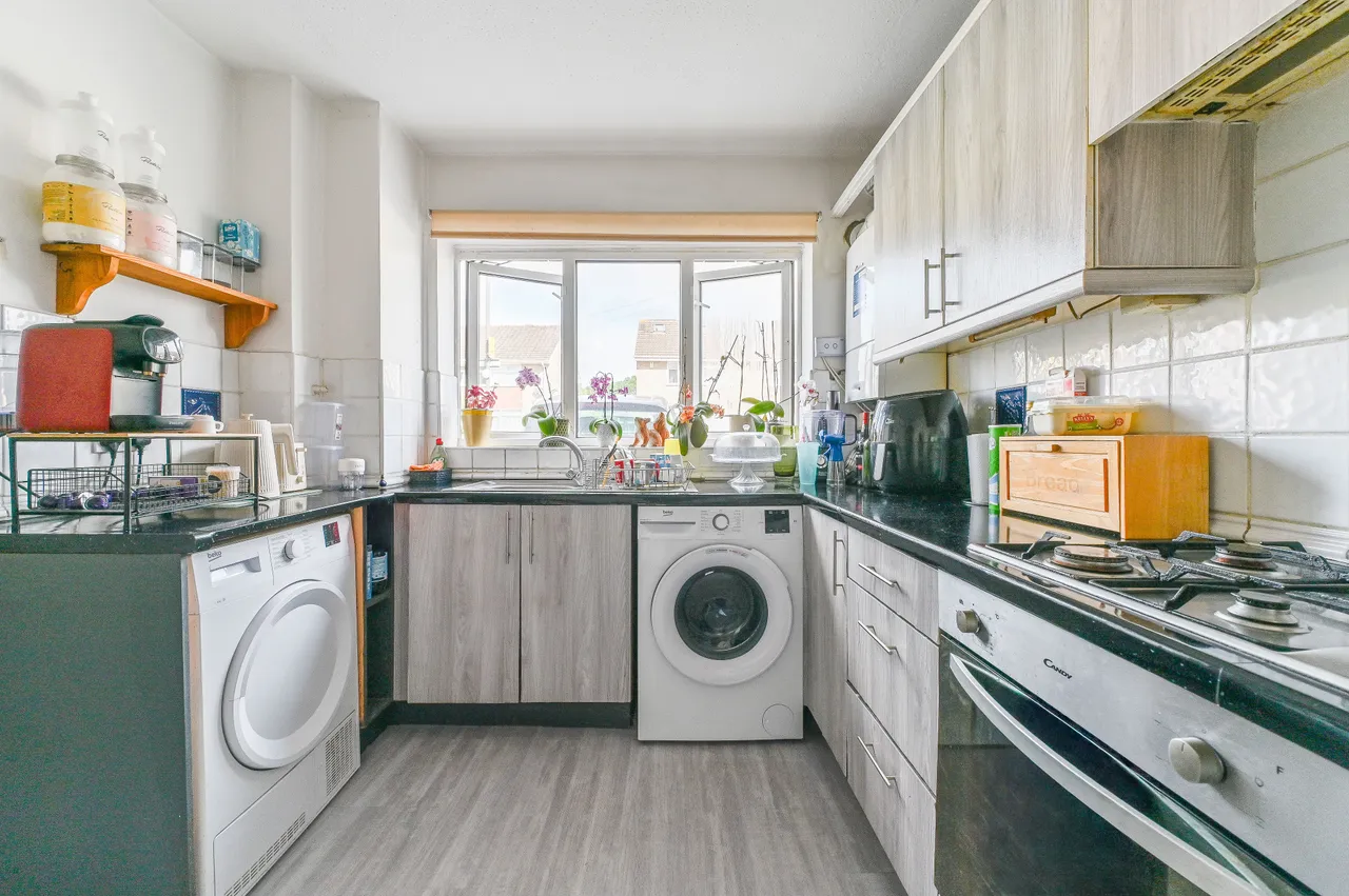 4 Malvern Close, Mitcham, photo 4