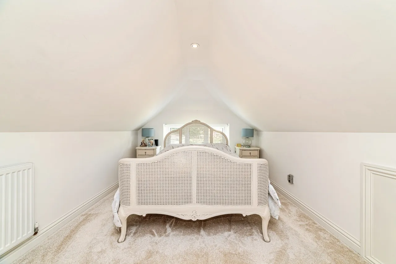 Newtown, Tadley, RG26, photo 27