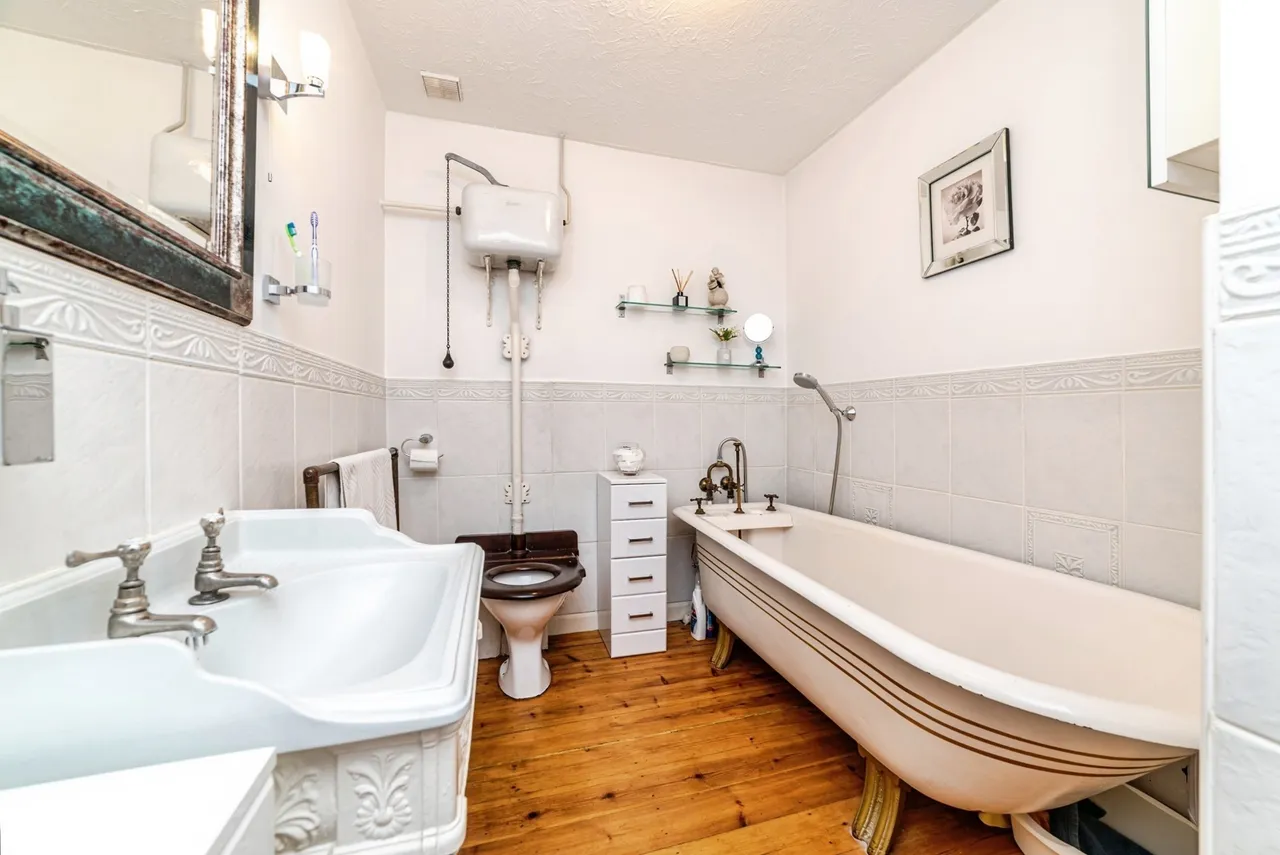 Newtown, Tadley, RG26, photo 21