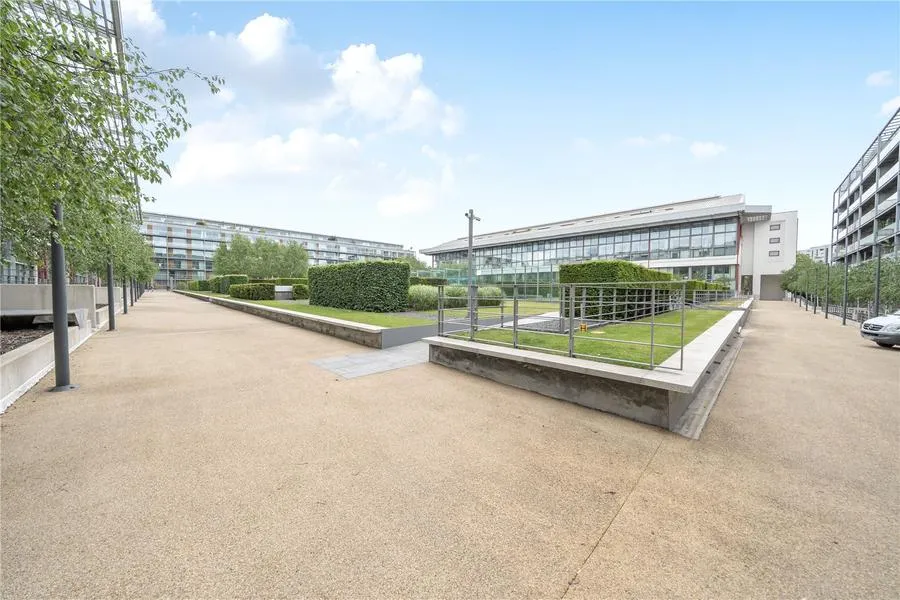 Highbury Stadium Square, London, N5, photo 13