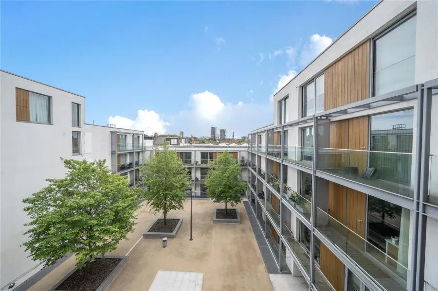 Highbury Stadium Square, London, N5, photo 10