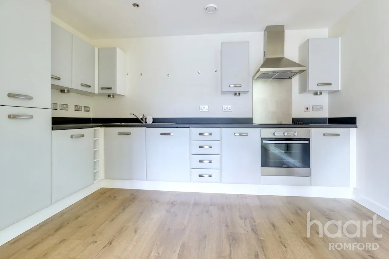 Chapel Court, Romford, RM7, photo 4