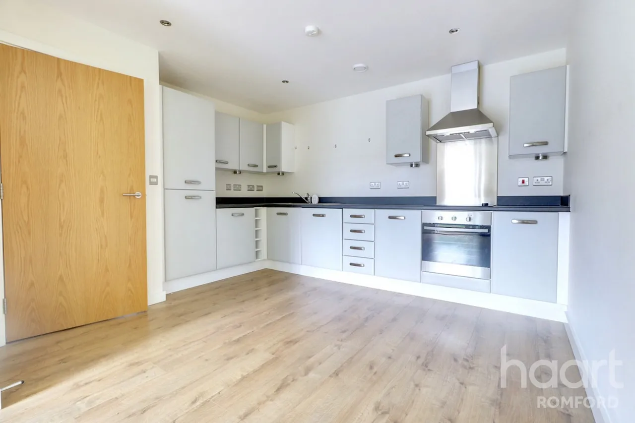 Chapel Court, Romford, RM7, photo 12