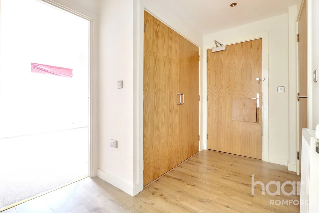 Chapel Court, Romford, RM7, photo 11