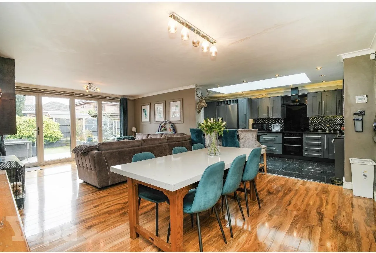 York Road, Chadderton, OL9, photo 3