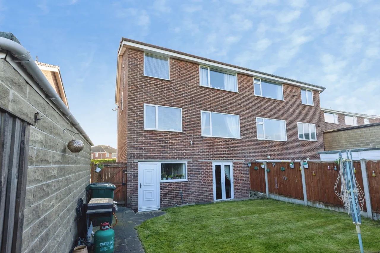 Hepworth Close, Mirfield, WF14, photo 2