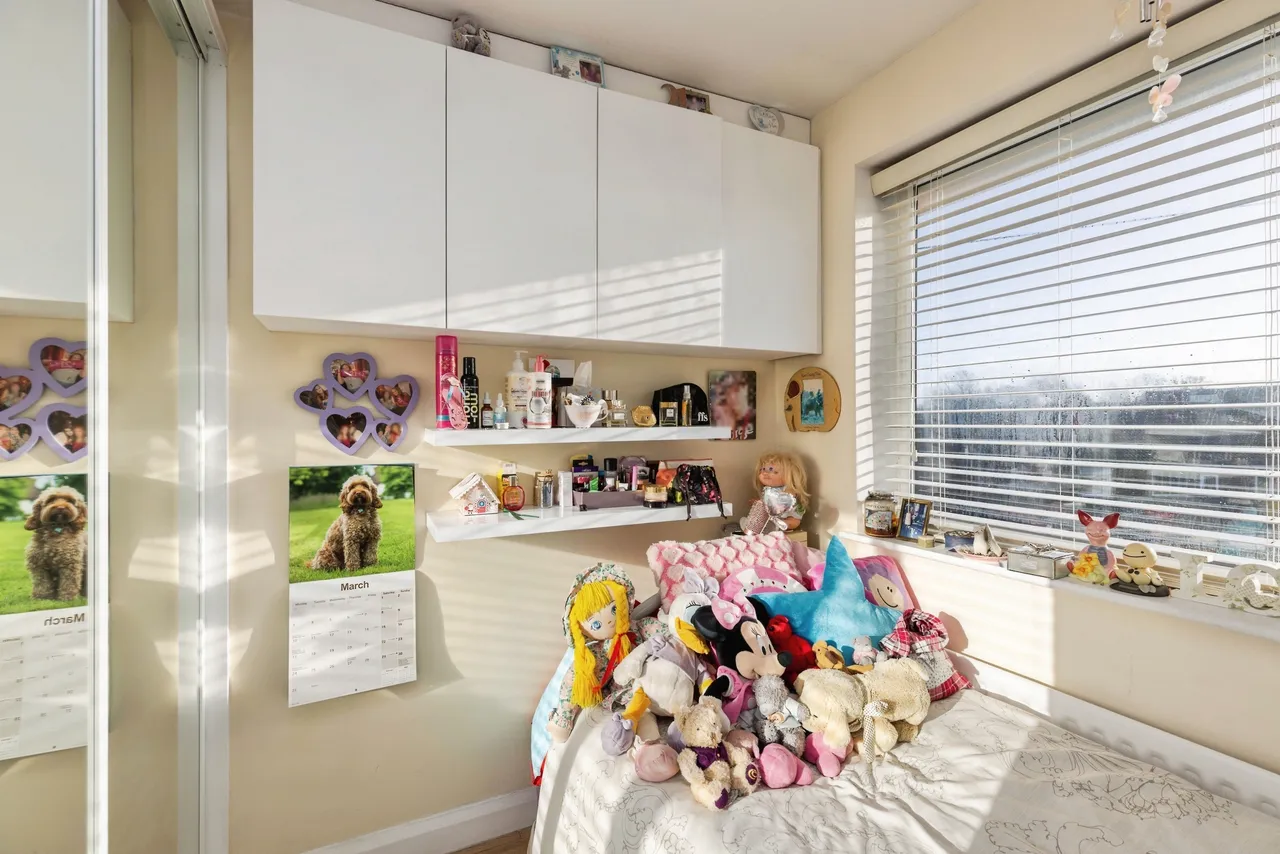 Hepworth Close, Mirfield, WF14, photo 5
