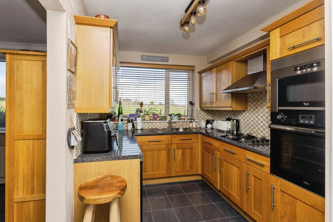 Hepworth Close, Mirfield, WF14, photo 3