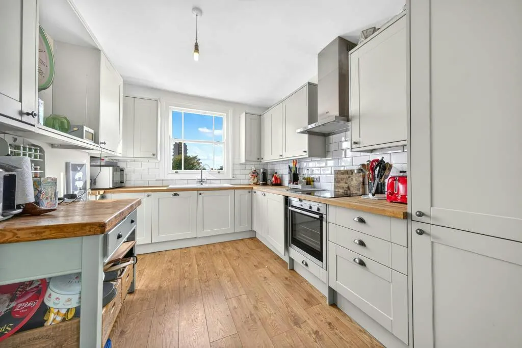 Thorne Road, London, SW8, photo 3