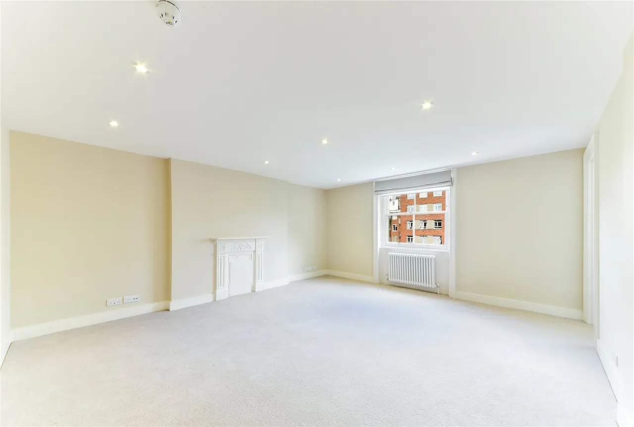 2 bed flat to rent, Bedford Place, London, WC1B