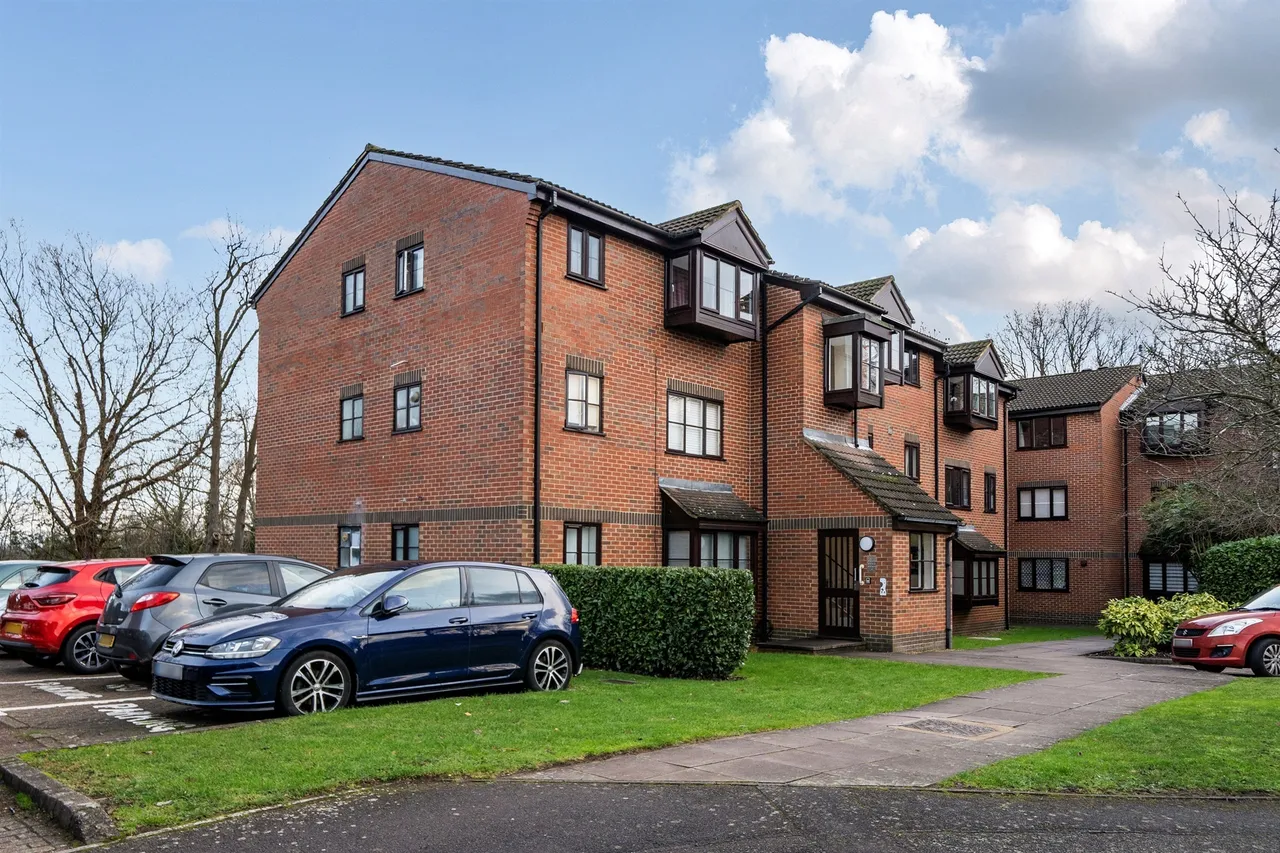 flat for sale — Gladbeck Way, Enfield