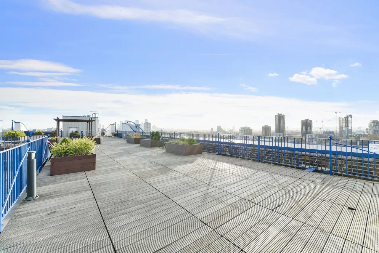 115 Skyline Plaza Building, 80 Commercial Road, London, photo 8