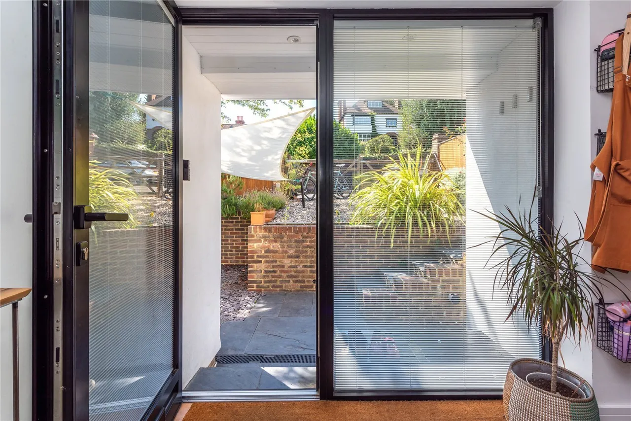 Harrow Road West, Dorking, RH4, photo 7