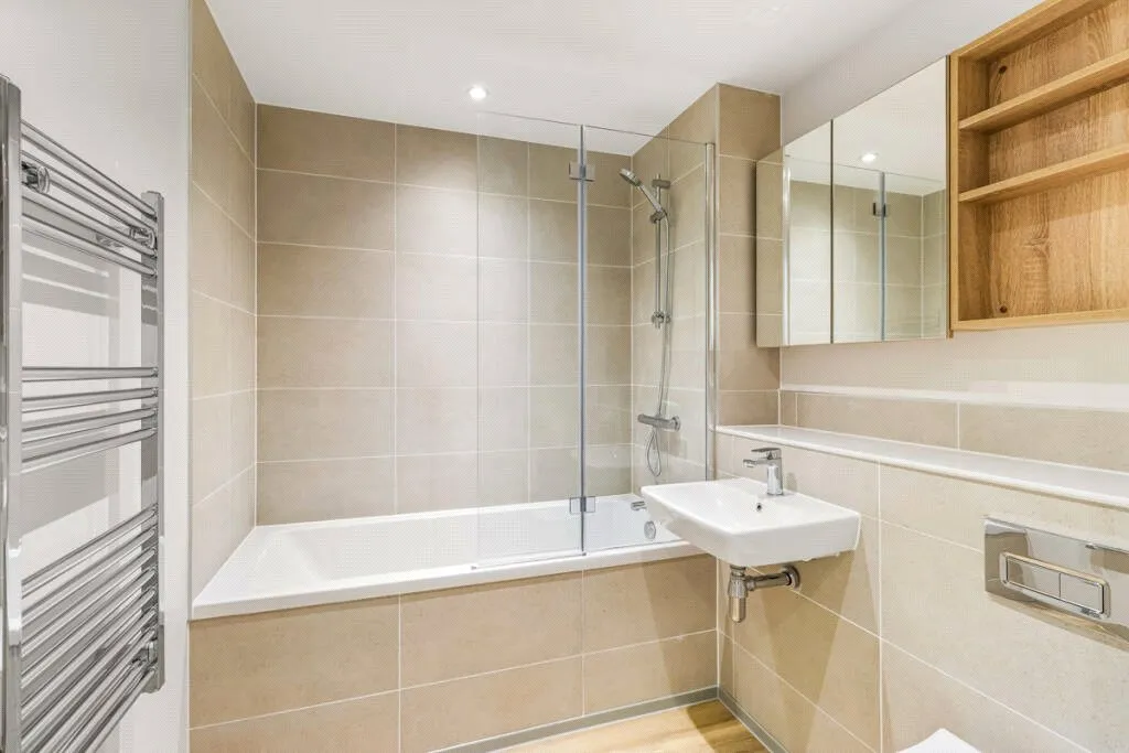 Mill Mead, Staines, TW18, photo 6