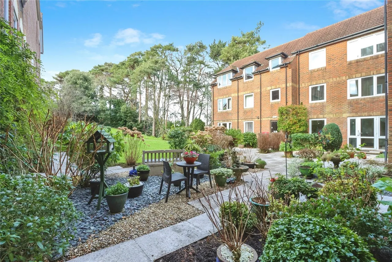 Queens Park West Drive, Queens Park, BH8, photo 16