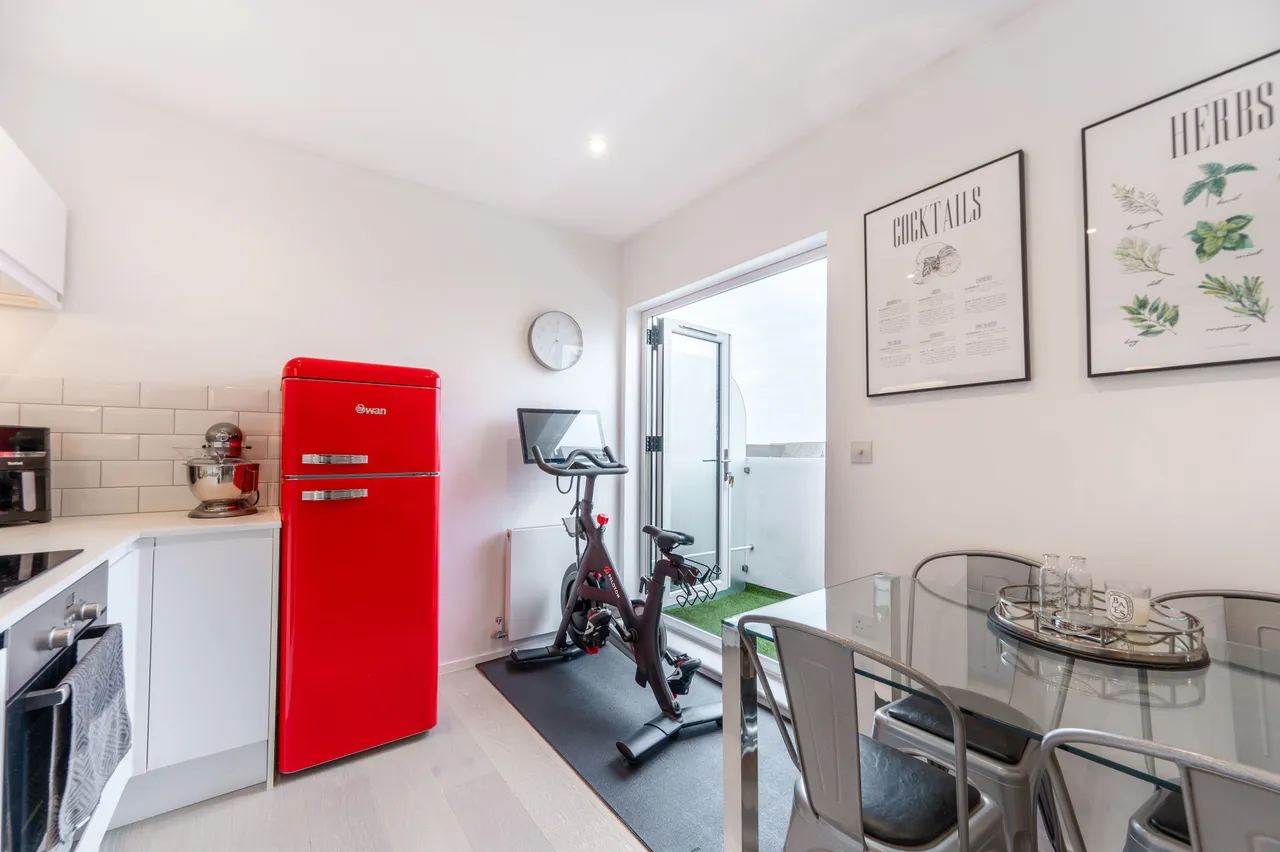 Flat 24b, The Elms, London, photo 10