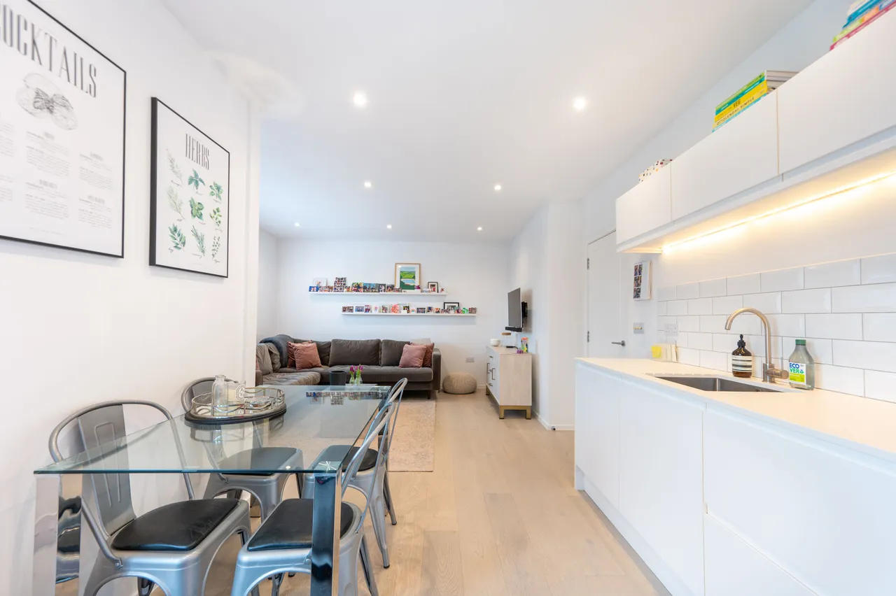 Flat 24b, The Elms, London, photo 9