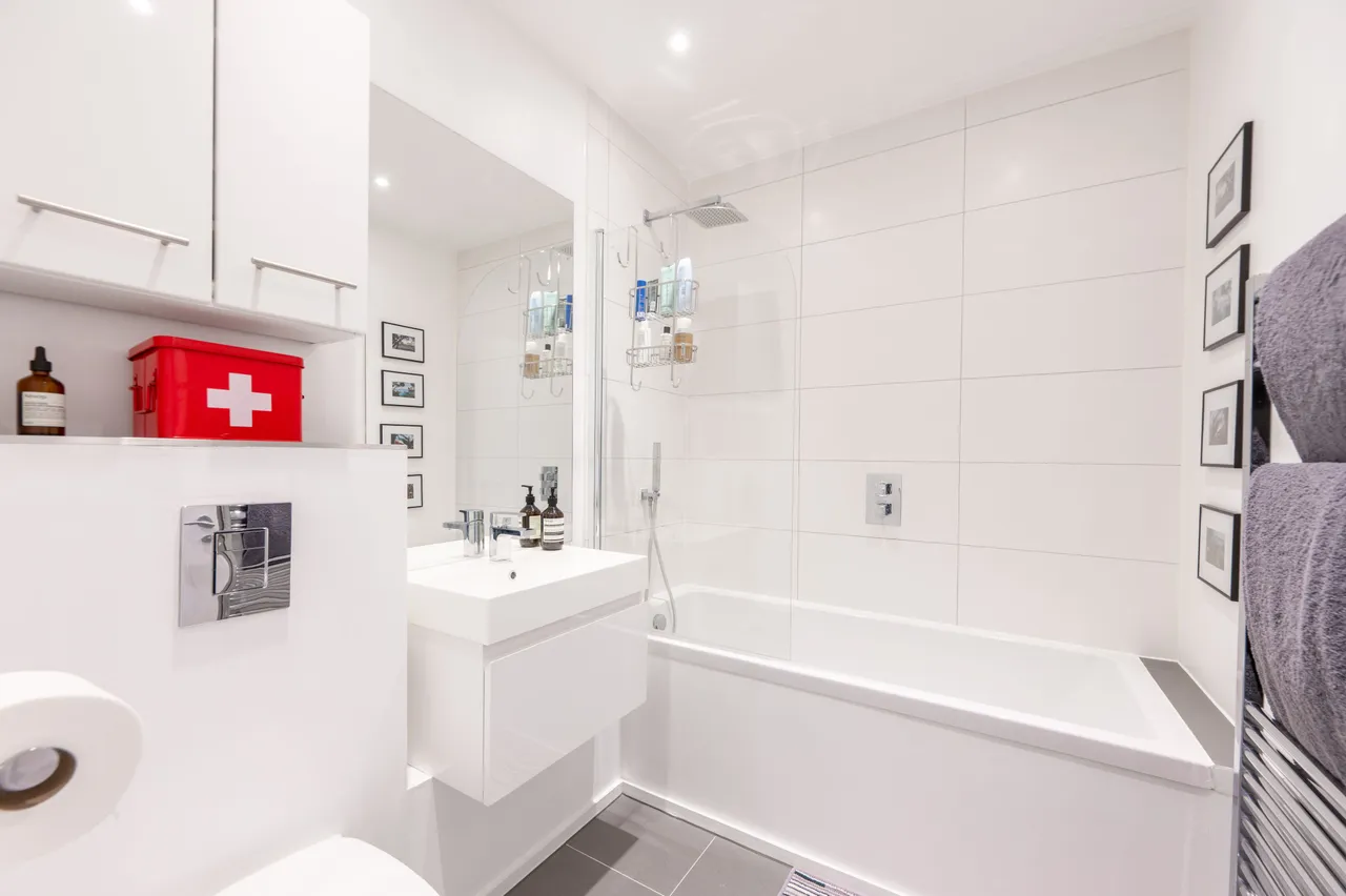 Flat 24b, The Elms, London, photo 8