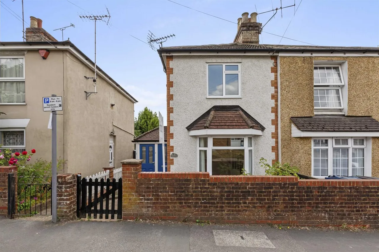 3 bed house to rent, Totteridge Road, High Wycombe, HP13