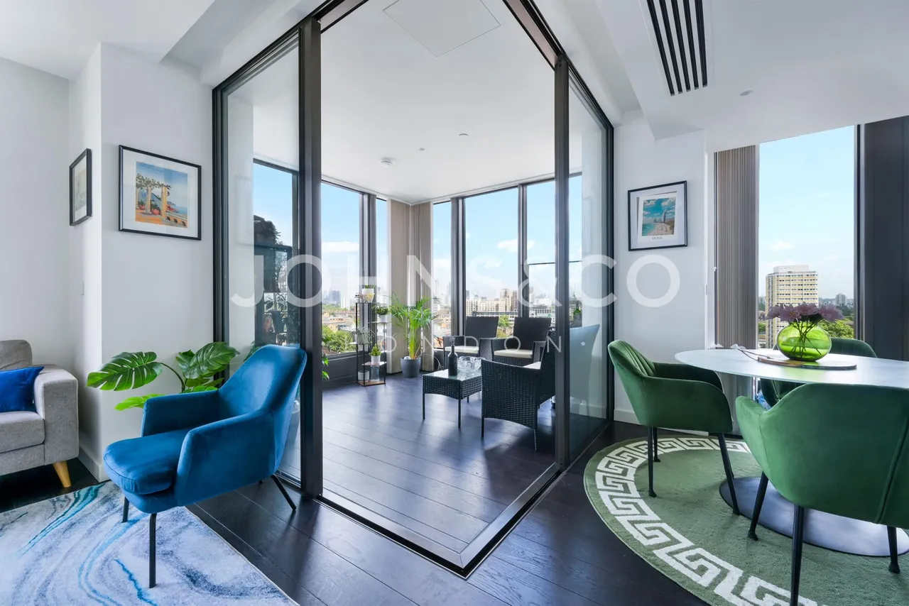 2 bed flat for sale, DAMAC Tower, Vauxhall, SW8