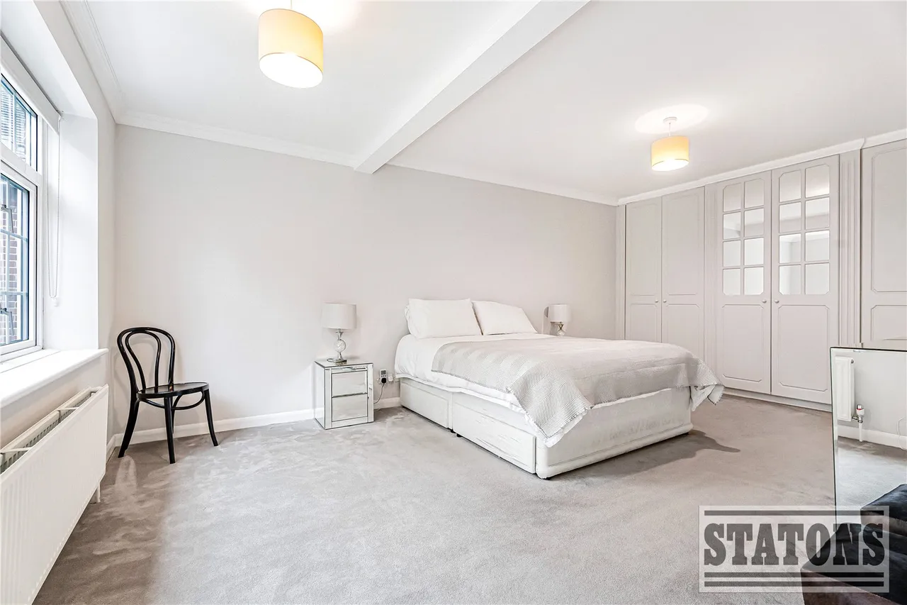 The Paddocks, Cockfosters, Barnet, EN4 9HY, photo 10