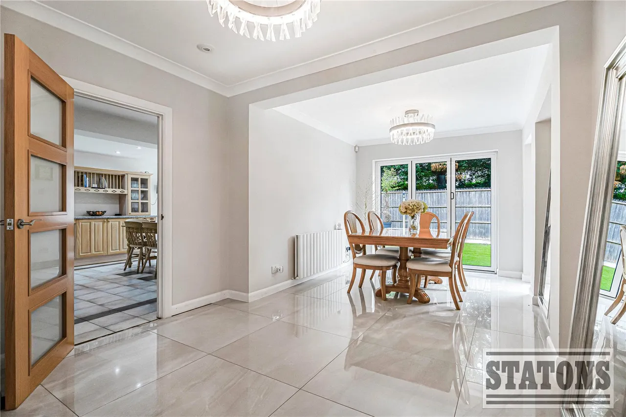 The Paddocks, Cockfosters, Barnet, EN4 9HY, photo 3