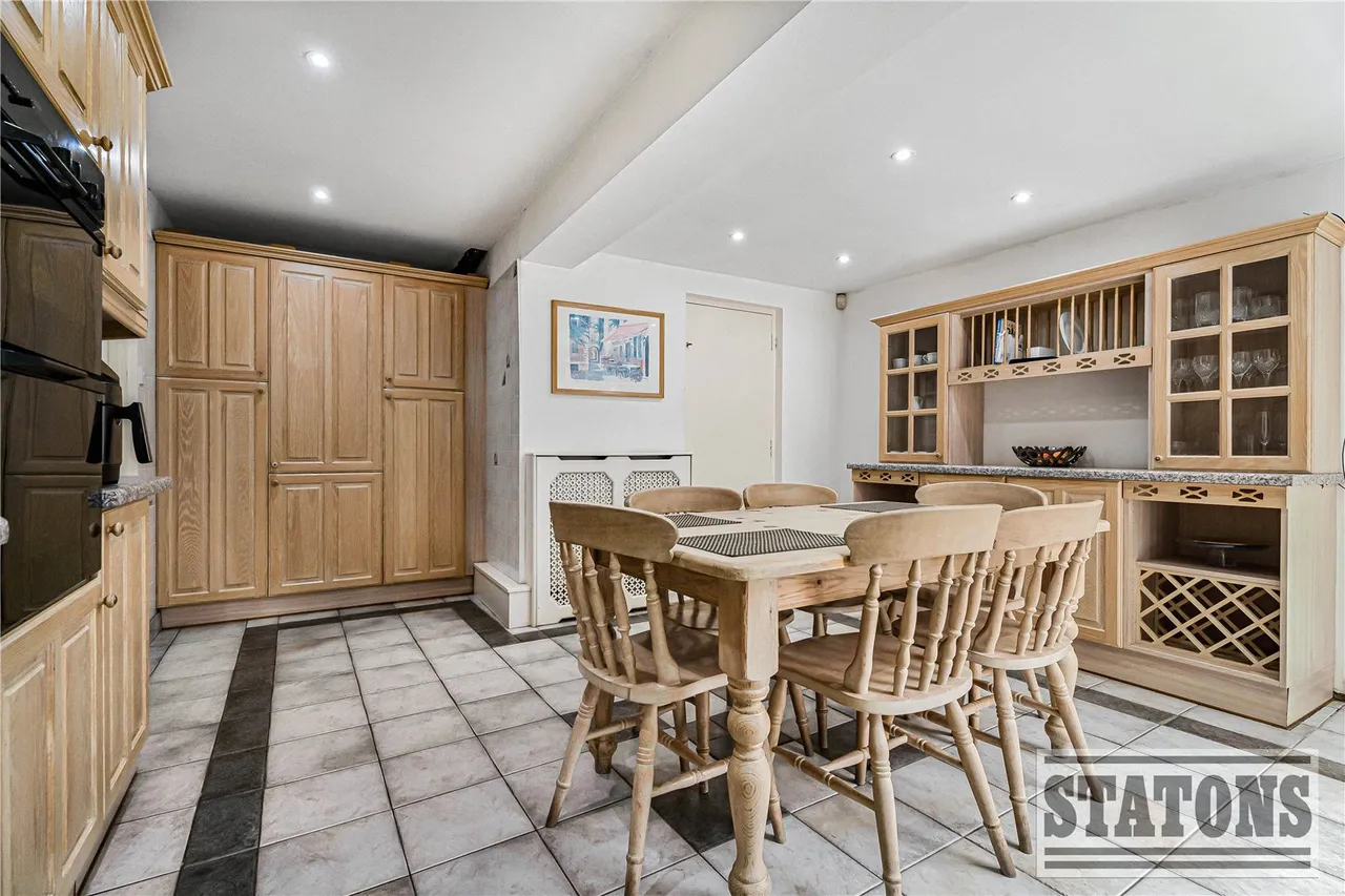 The Paddocks, Cockfosters, Barnet, EN4 9HY, photo 4