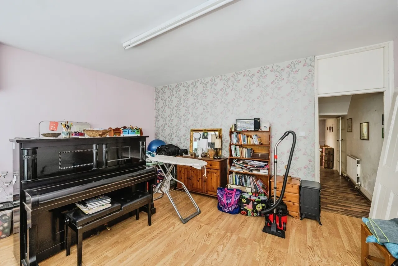 St. Teilo Street, Pontarddulais, SA4, photo 6