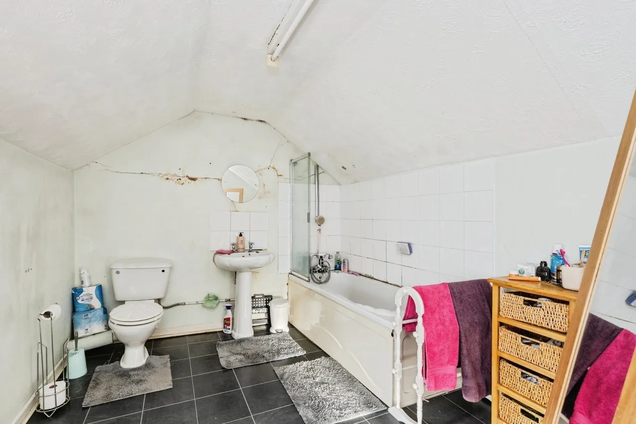 St. Teilo Street, Pontarddulais, SA4, photo 17