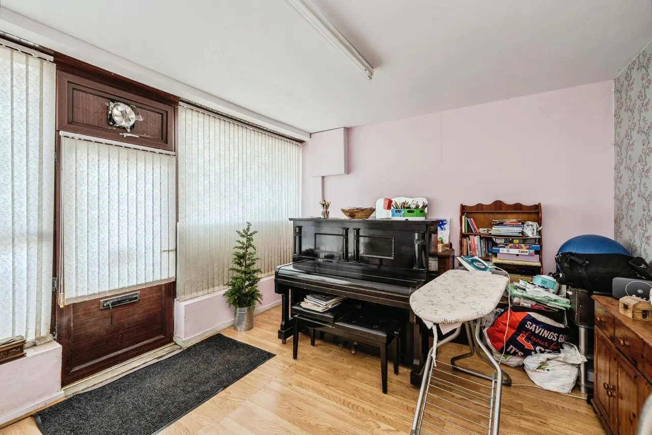St. Teilo Street, Pontarddulais, SA4, photo 5