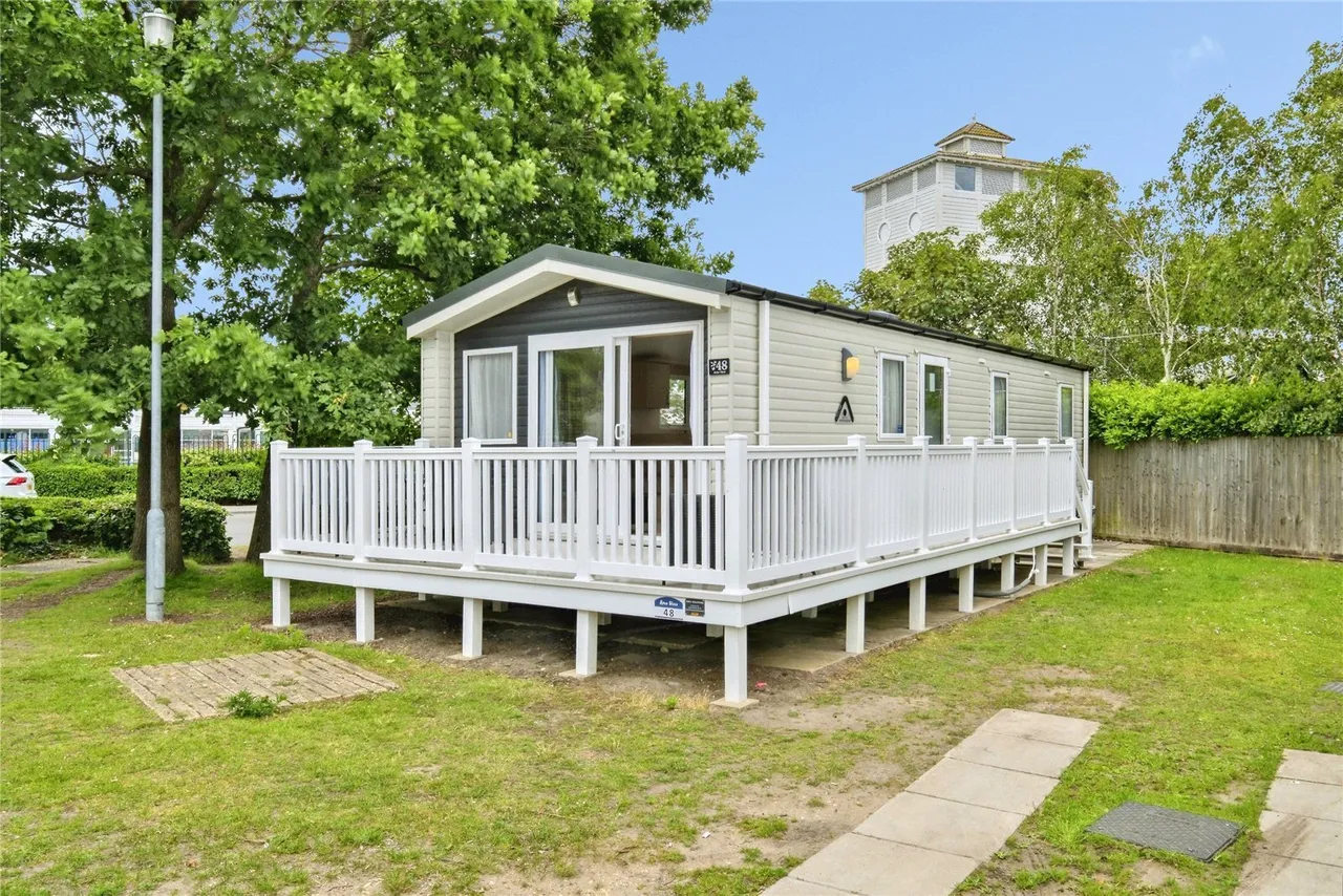 3 bed mobile home for sale, Arne View, Rockley Park, BH15