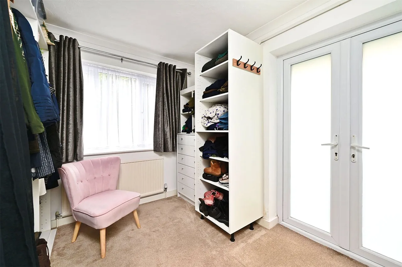 Reading Road South, Church Crookham, Fleet, Hampshire, GU52 6AL, photo 7