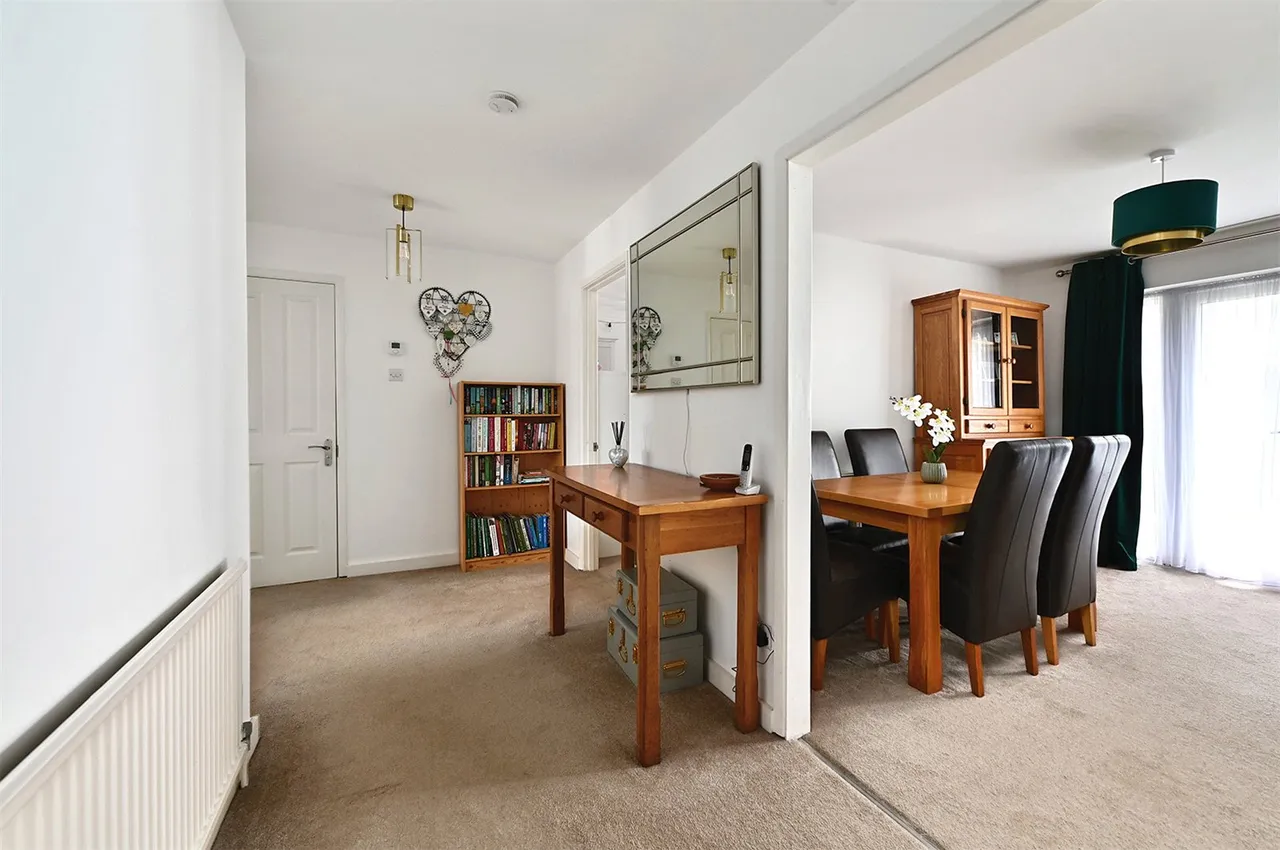 Reading Road South, Church Crookham, Fleet, Hampshire, GU52 6AL, photo 11