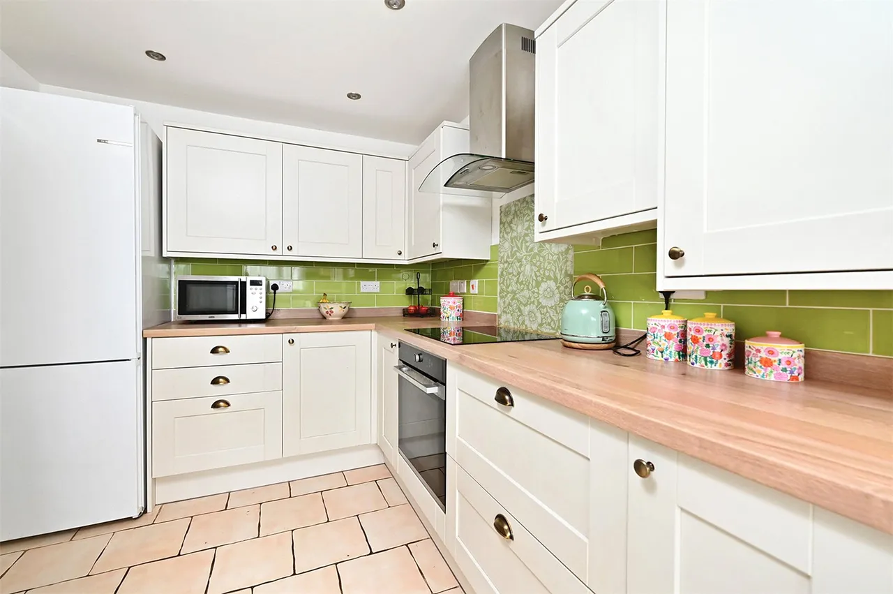 Reading Road South, Church Crookham, Fleet, Hampshire, GU52 6AL, photo 5