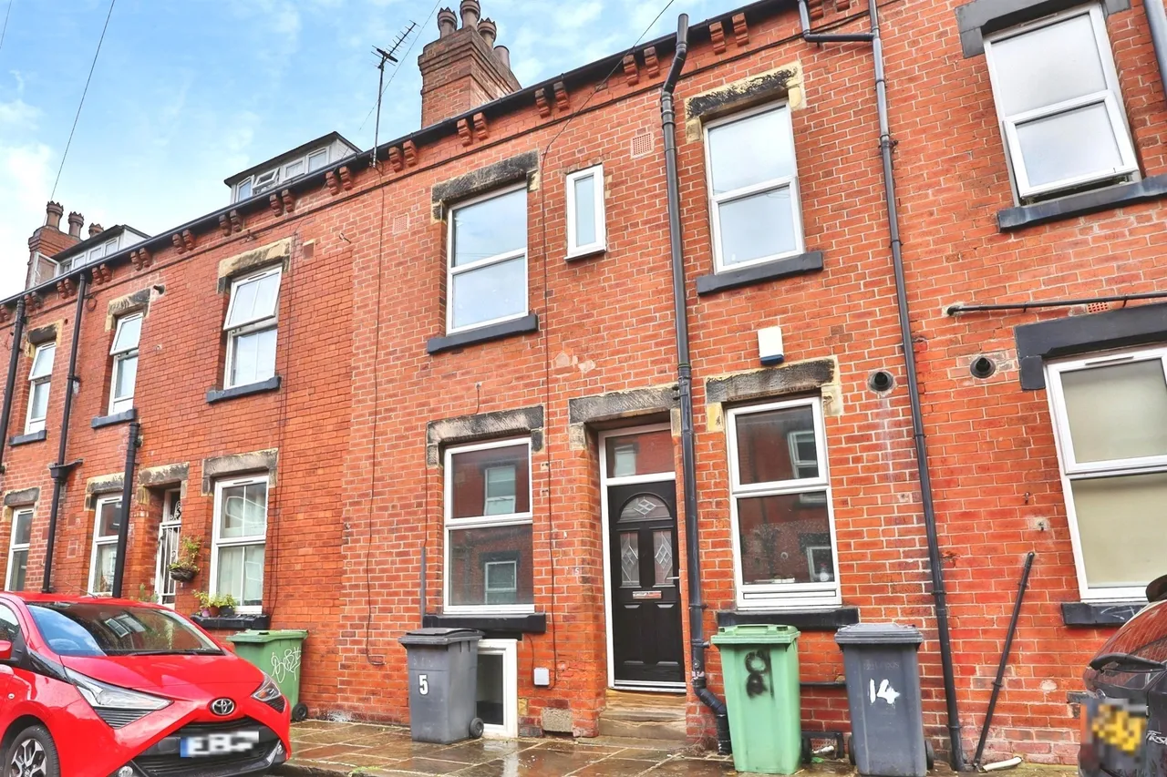 4 bed house for sale — John Street, Leeds