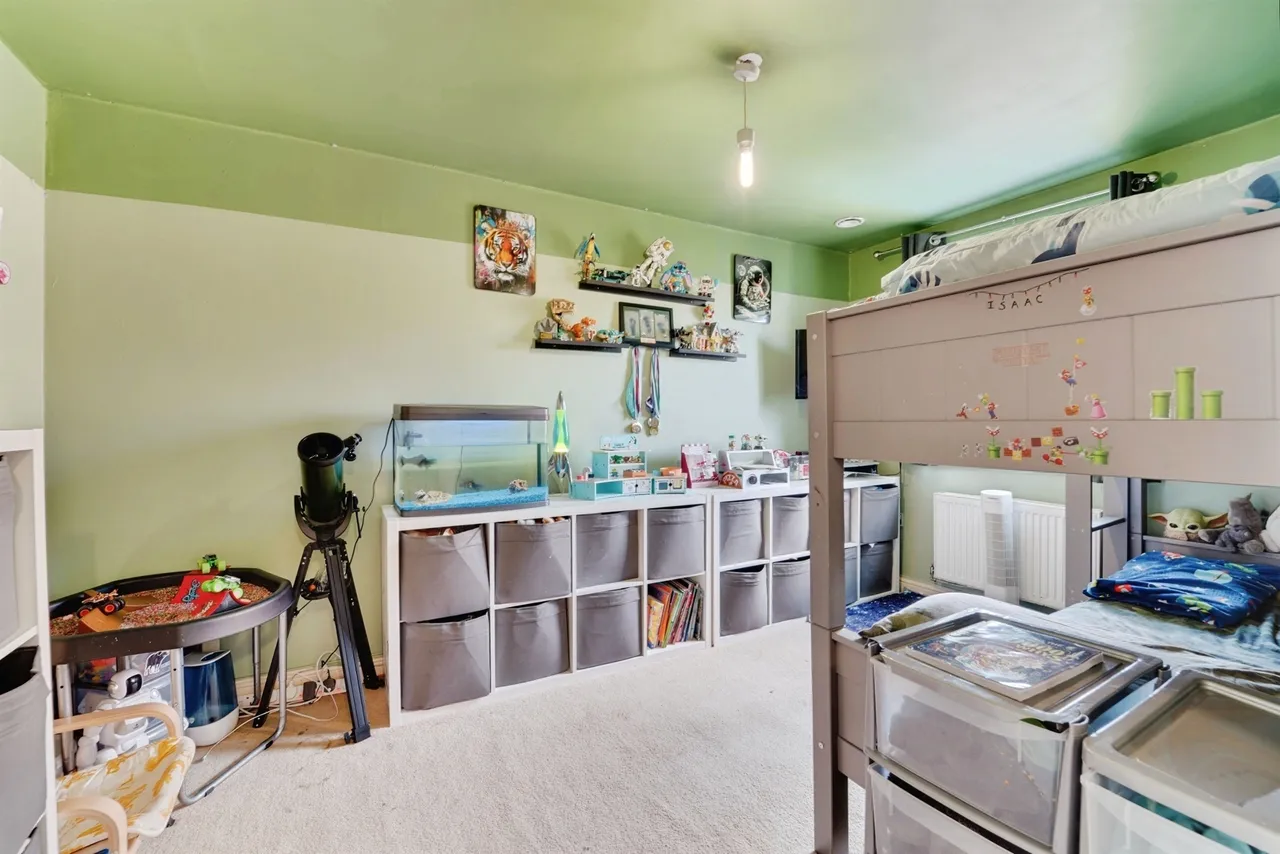 Samuel Jones Crescent, Little Paxton, PE19, photo 10