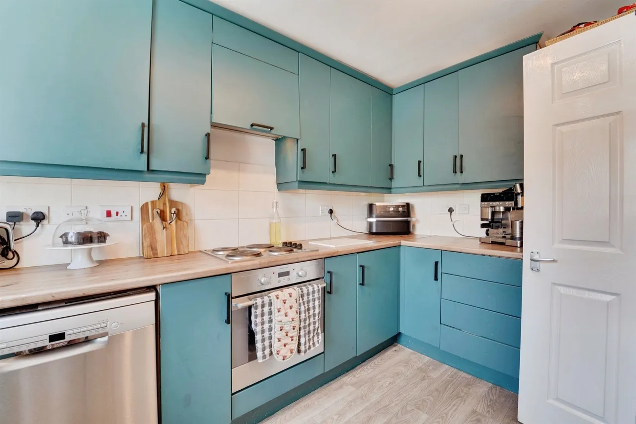 Samuel Jones Crescent, Little Paxton, PE19, photo 7