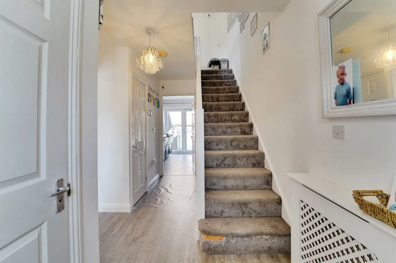 Samuel Jones Crescent, Little Paxton, PE19, photo 4